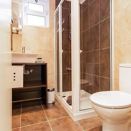 Spacious And Modern Flat In The Heart Of Διαμέρισμα *