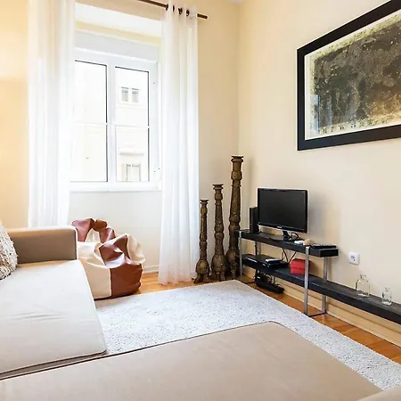 Spacious And Modern Flat In The Heart Of *