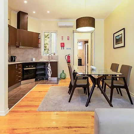 Spacious And Modern Flat In The Heart Of * Lisboa