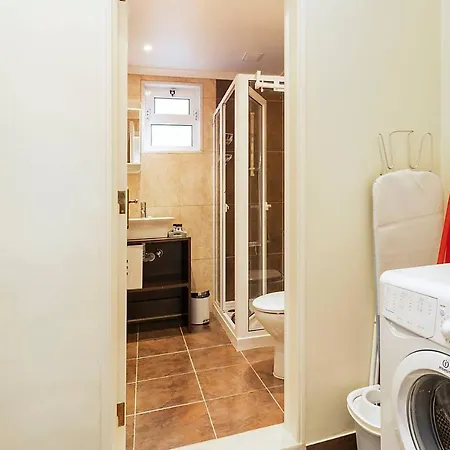 Διαμέρισμα Spacious And Modern Flat In The Heart Of *